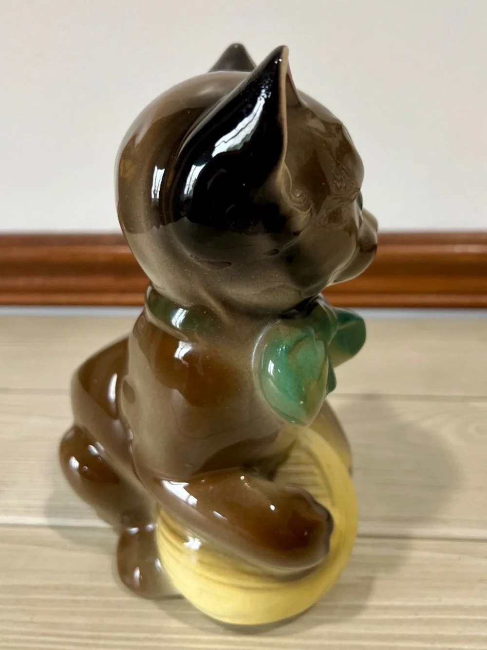 Royal Copley Kitten Planter with Yellow Yarn Ball